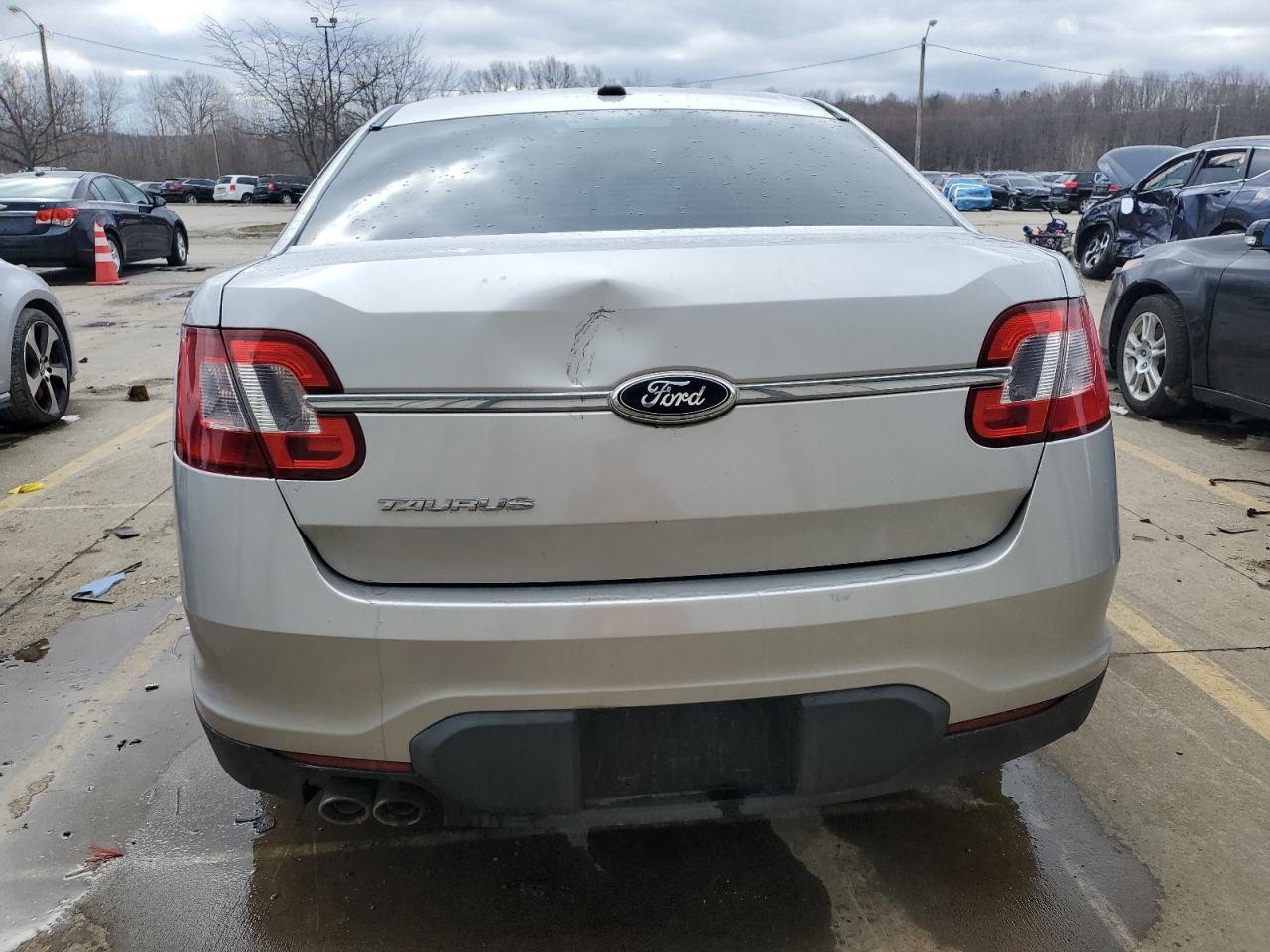 2011 Ford Taurus - Image 6