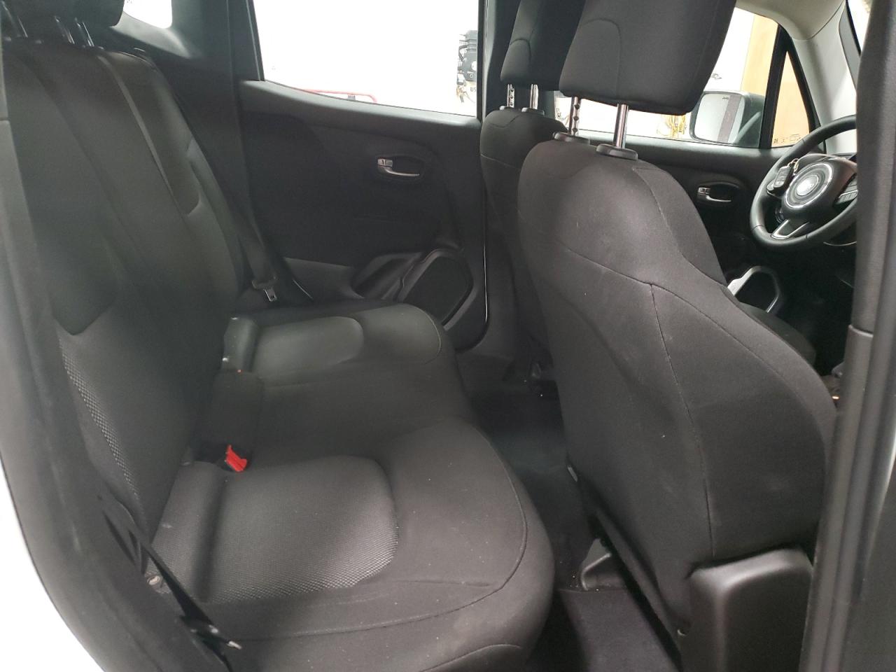 2019 Jeep Renegade - Image 11