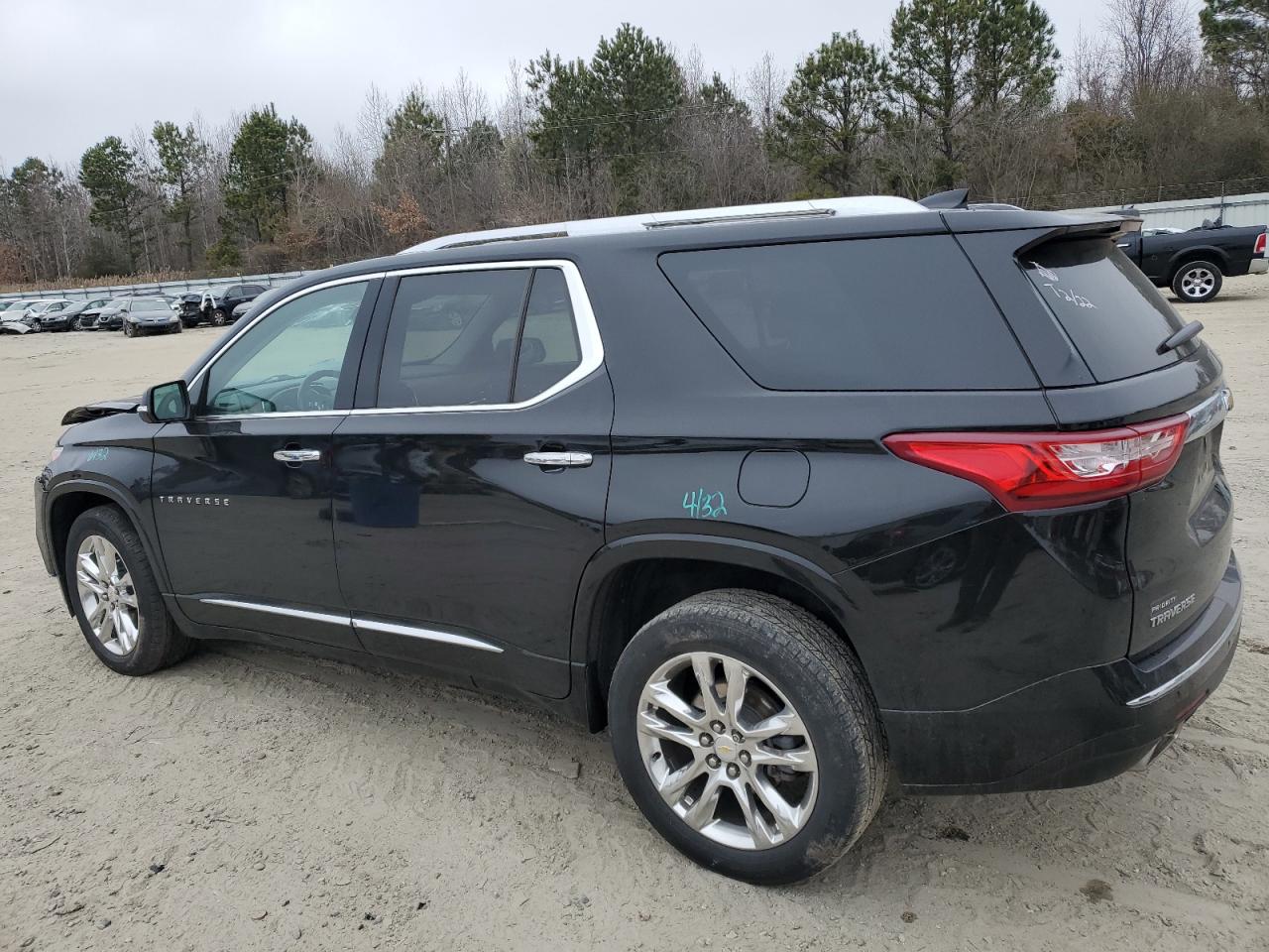 2021 Chevrolet Traverse - Image 2