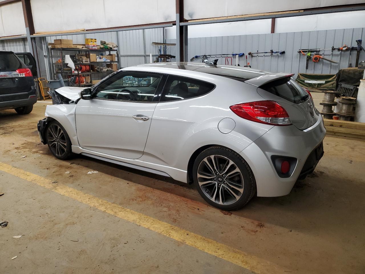 2016 Hyundai Veloster - Image 2