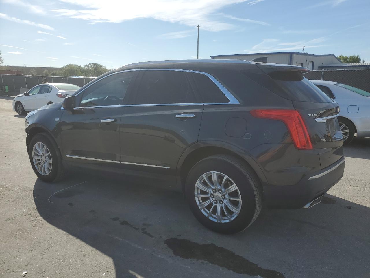 2017 Cadillac XT5 - Image 2