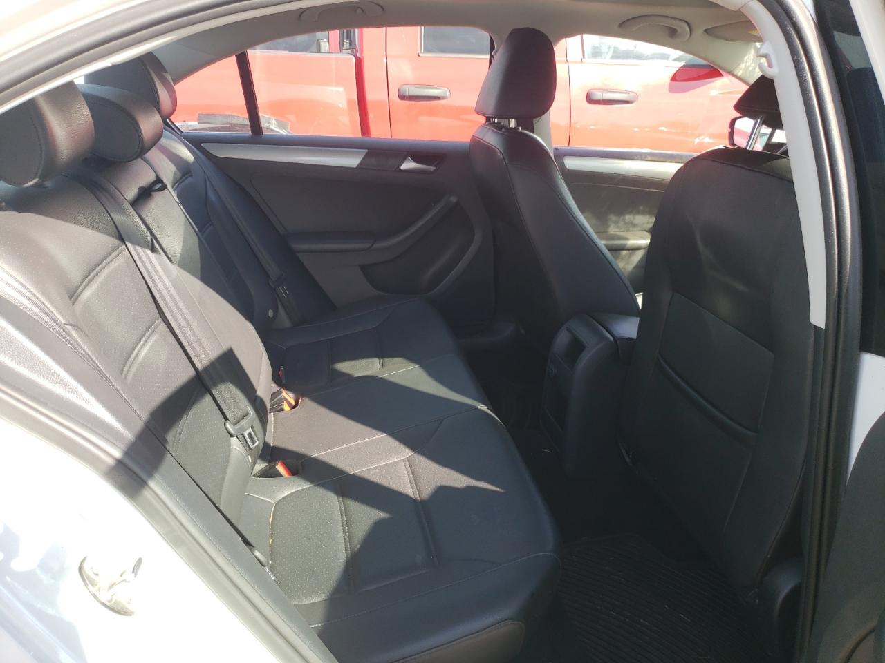 2017 Volkswagen Jetta - Image 10