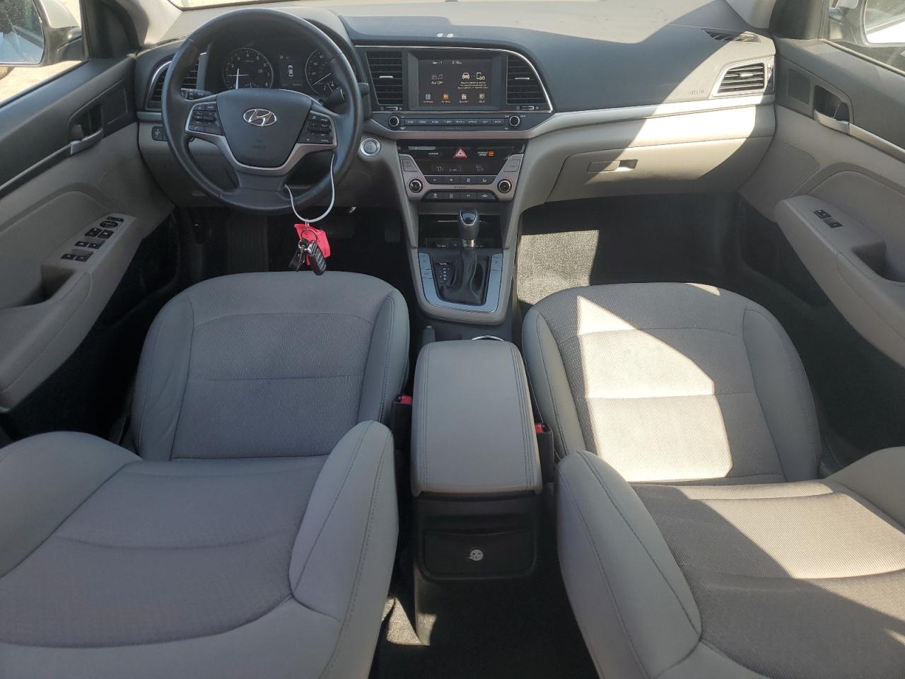 2017 Hyundai Elantra - Image 8