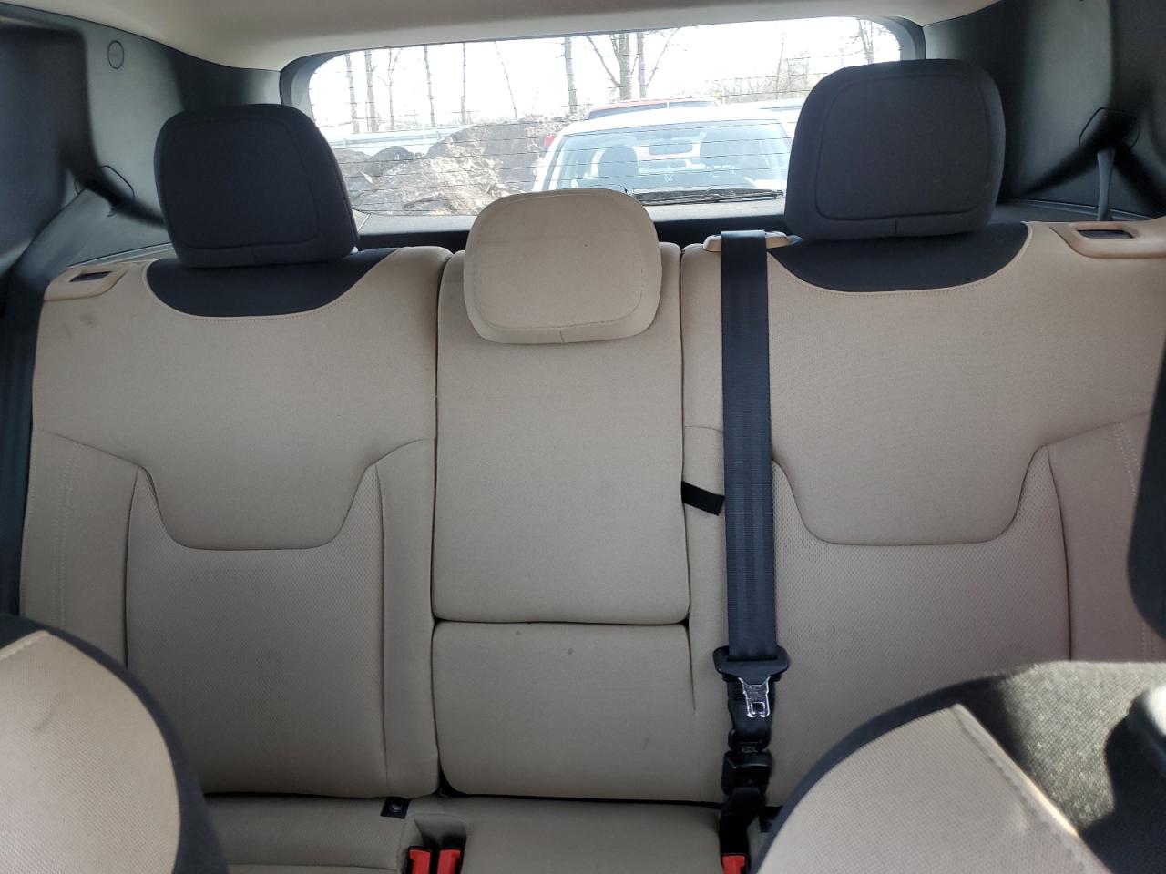 2015 Jeep Renegade - Image 10