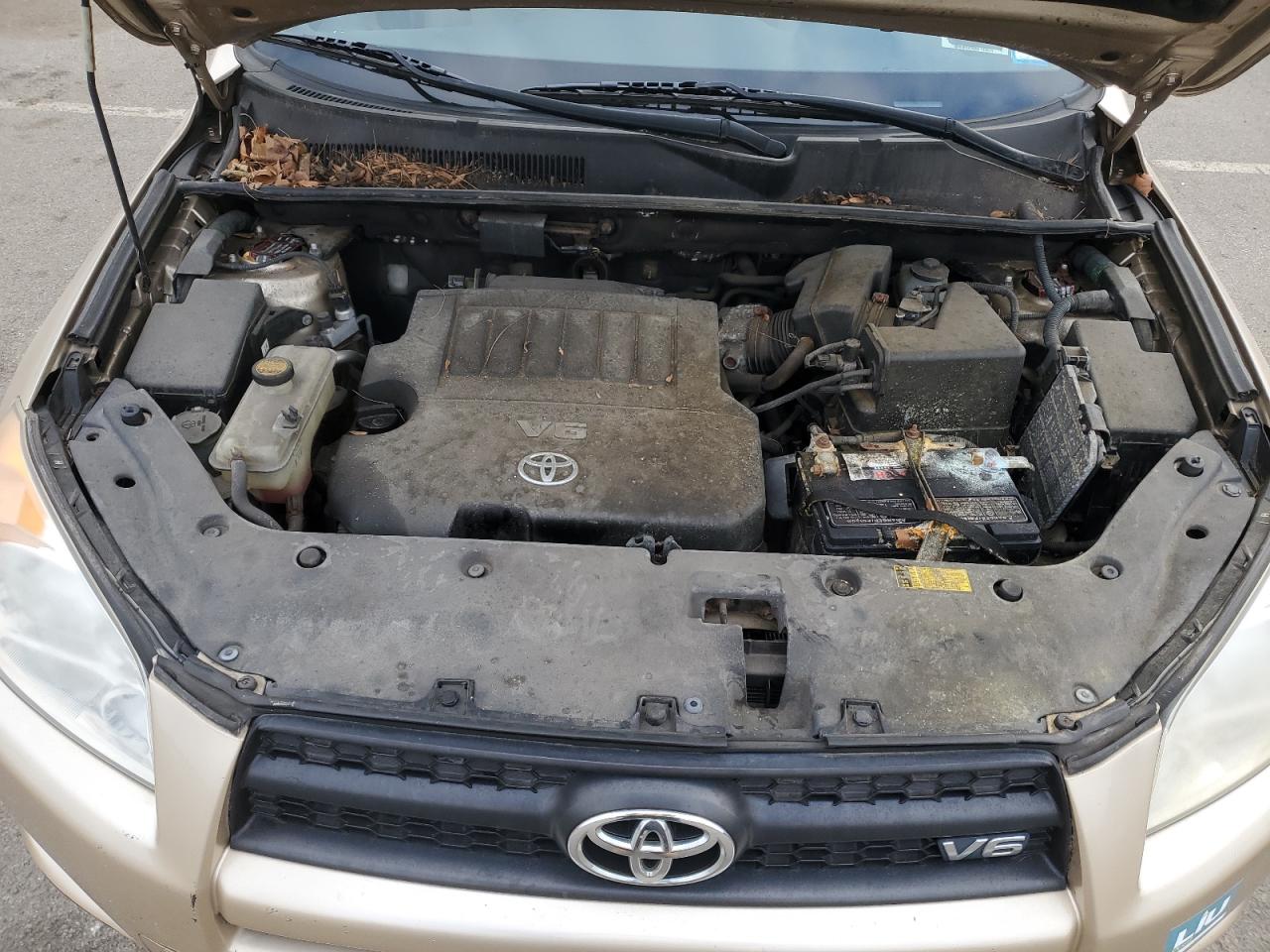 2010 Toyota RAV 4 - Image 12