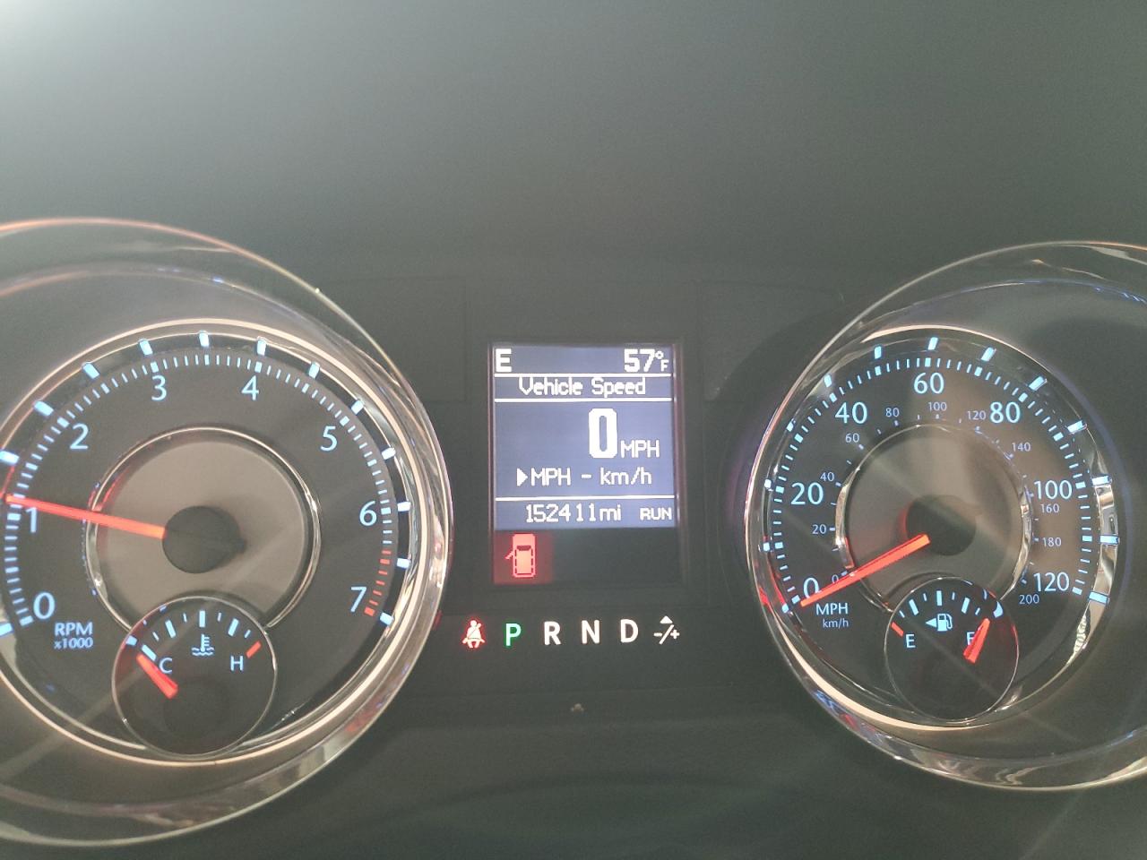 2015 Chrysler Town & Country - Image 9