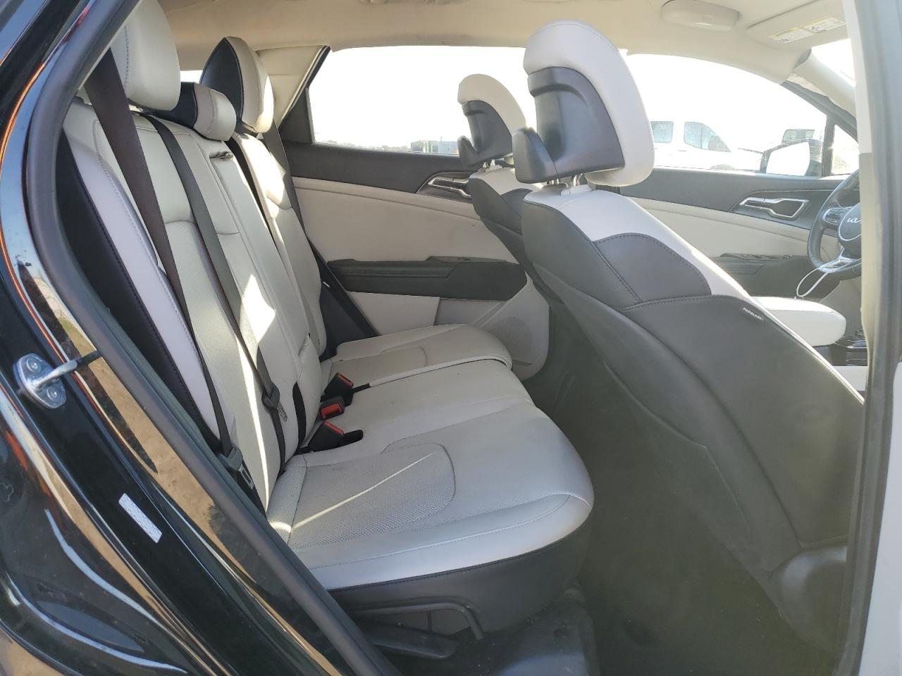 2023 Kia Sportage - Image 10