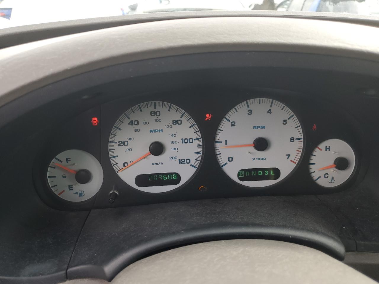 2003 Chrysler Town & Country - Image 9