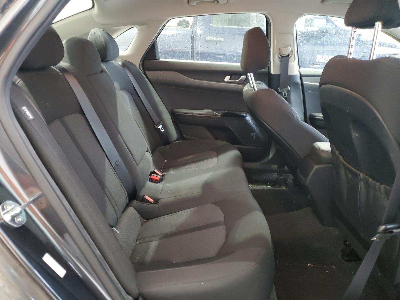 2022 Kia K5 - Image 10