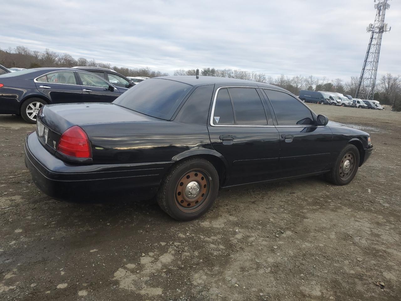 2006 Ford Crown Victoria - Image 3