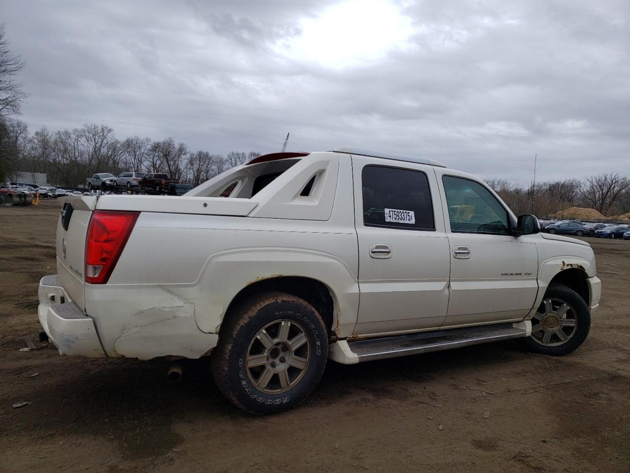 2003 Cadillac Escalade - Image 3