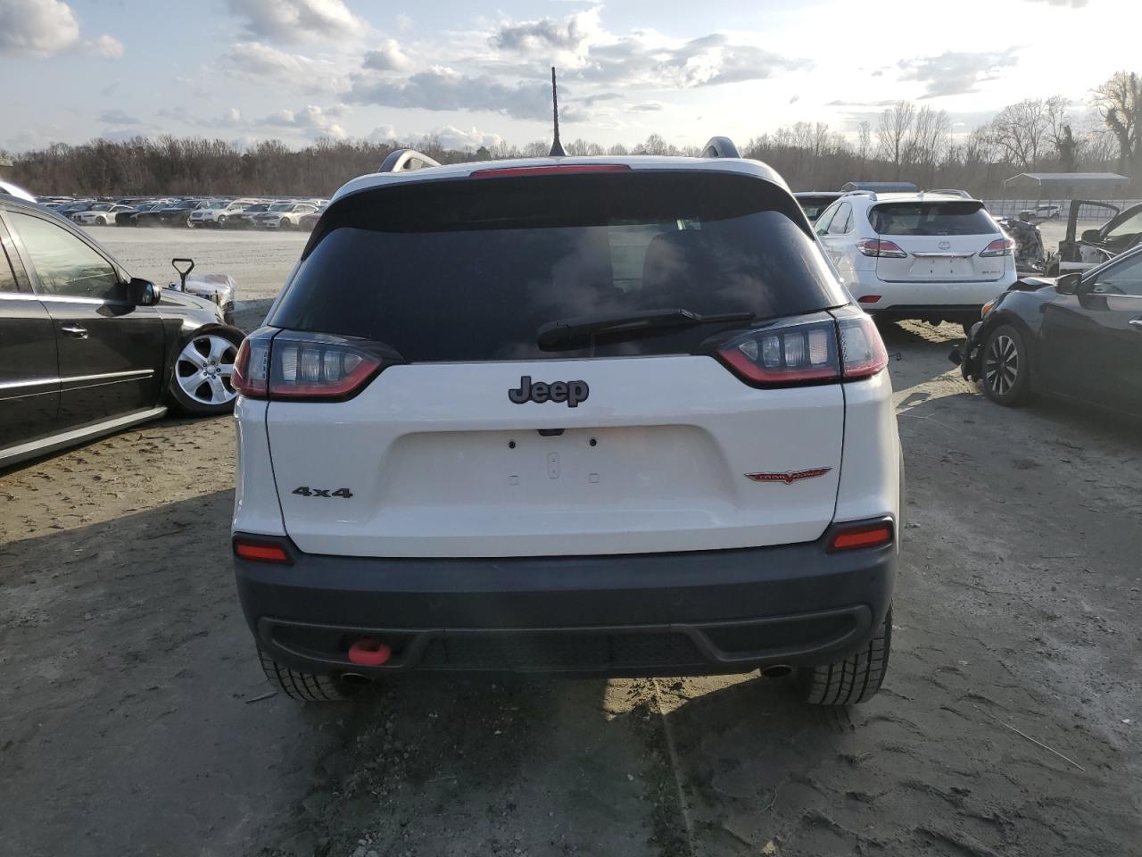 2020 Jeep Cherokee - Image 6