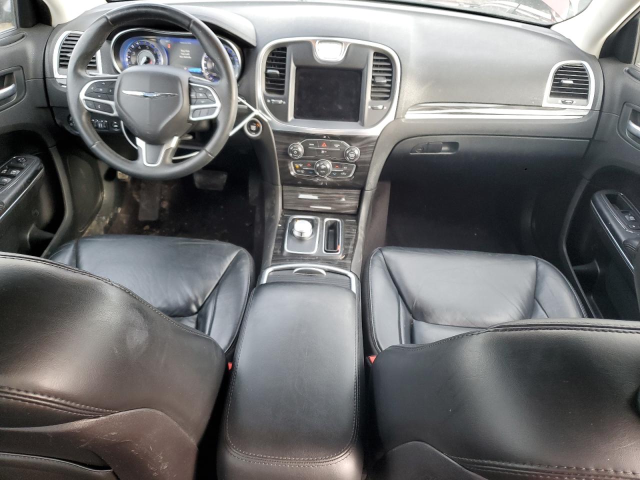 2017 Chrysler 300 - Image 8