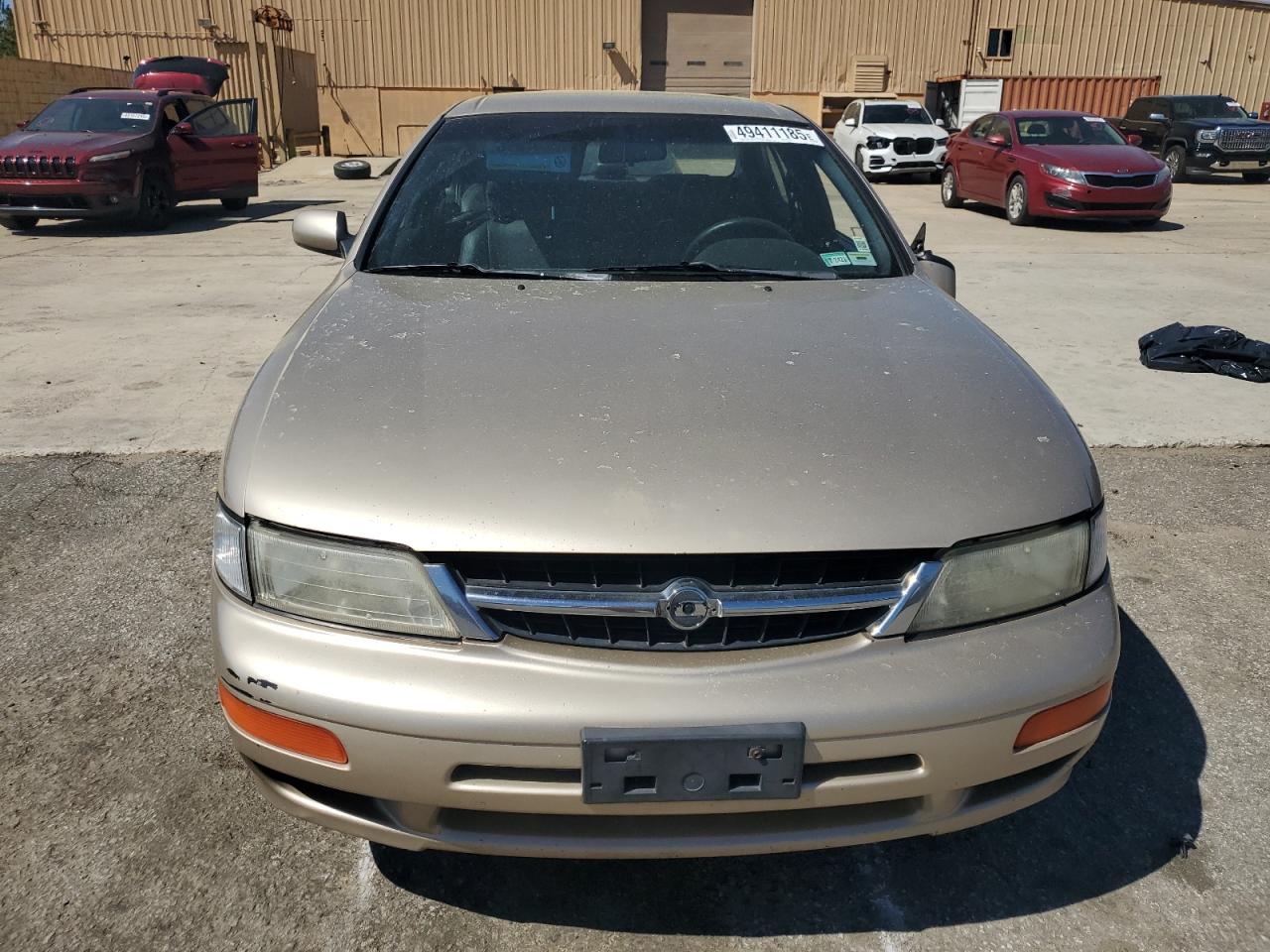 1997 Nissan Maxima - Image 5