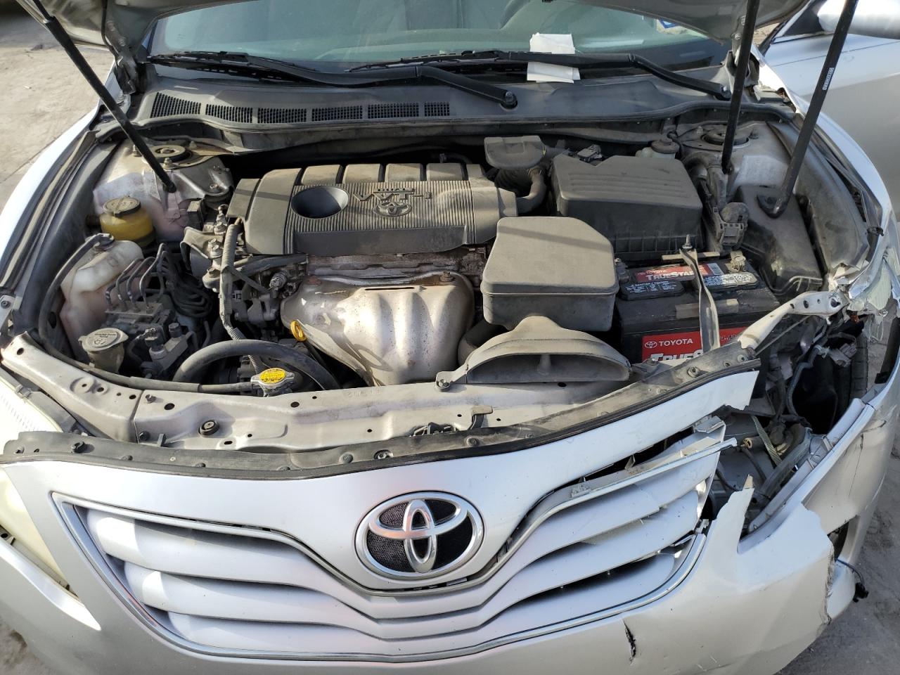 2011 Toyota Camry - Image 11
