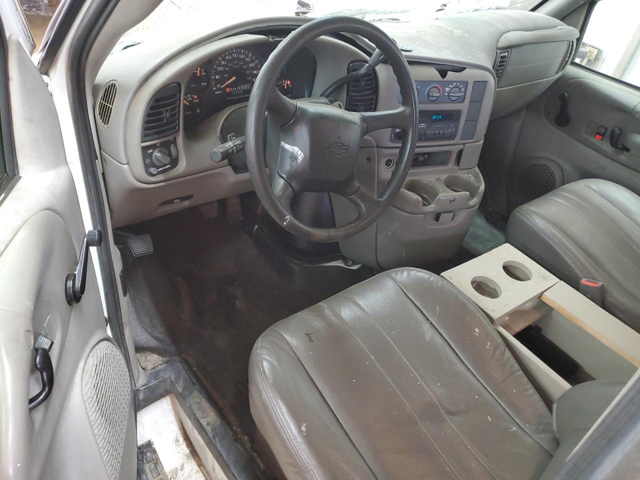 2005 Chevrolet Astro - Image 8