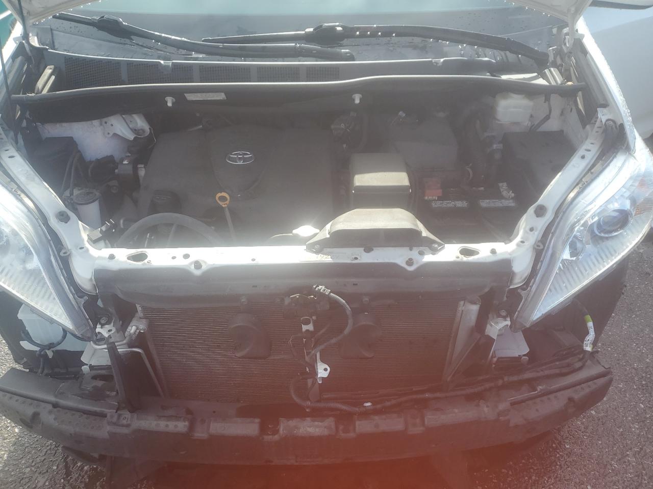 2020 Toyota Sienna - Image 12