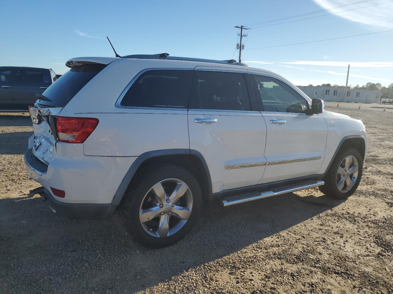 2013 Jeep Grand Cherokee - Image 3