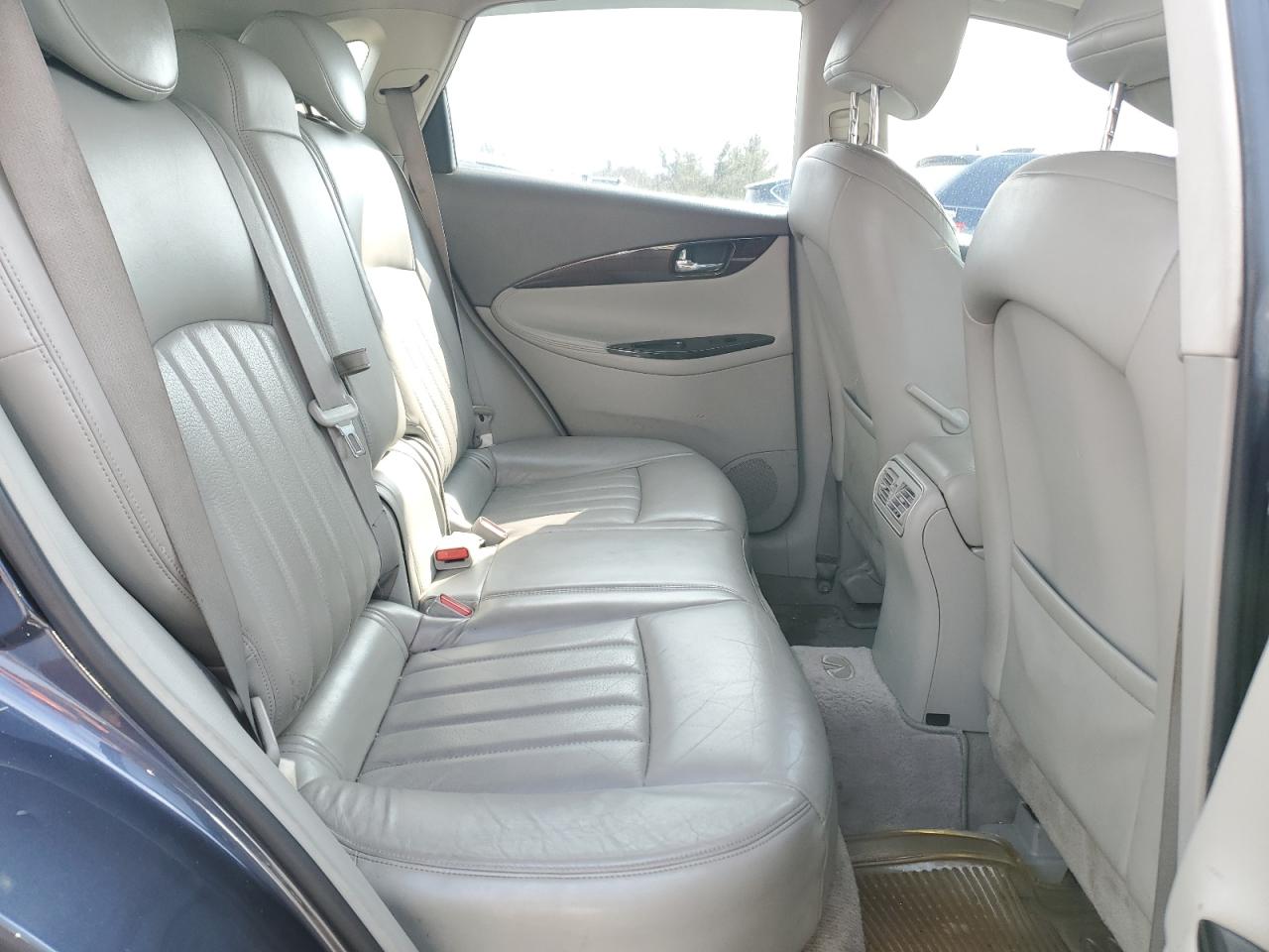 2010 Infiniti EX - Image 11