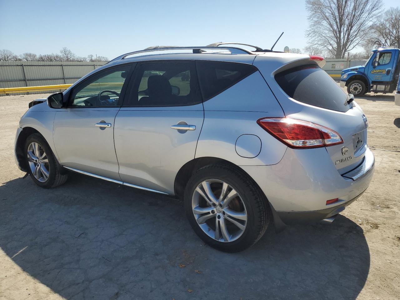 2011 Nissan Murano - Image 2
