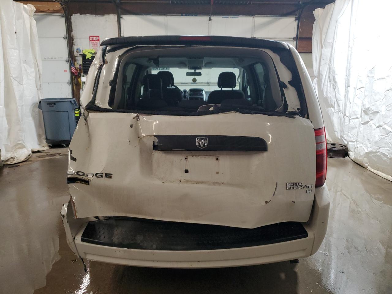 2010 Dodge Caravan - Image 6