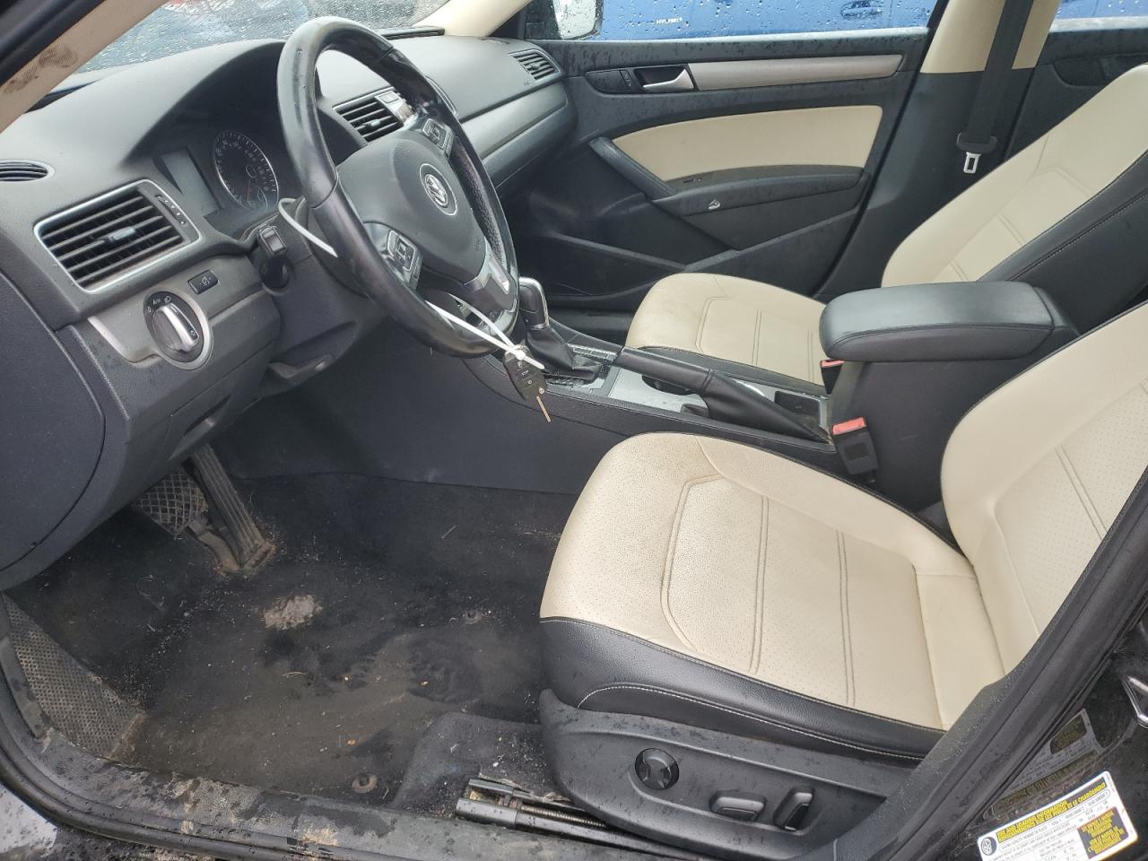 2014 Volkswagen Passat - Image 7