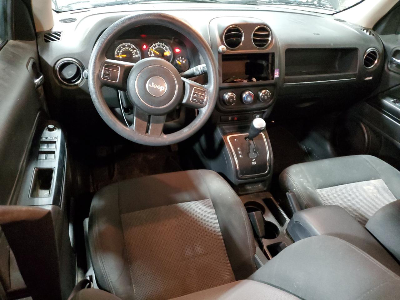 2015 Jeep Liberty (Patriot) - Image 8