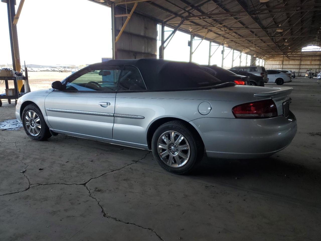 2004 Chrysler Sebring - Image 2