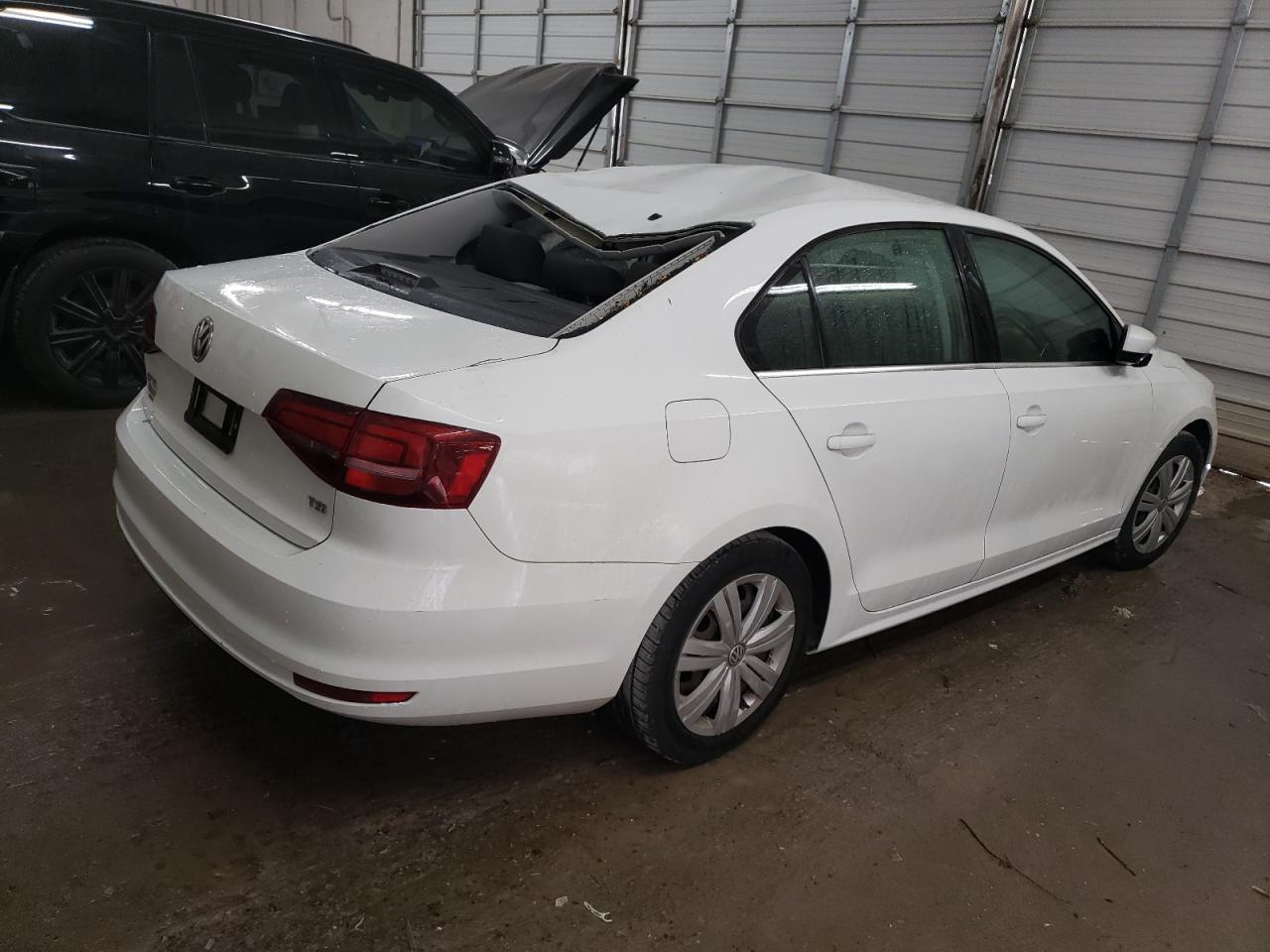 2017 Volkswagen Jetta - Image 3