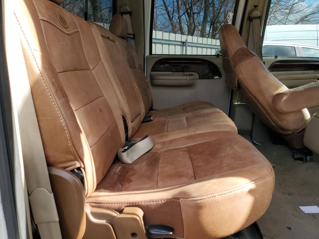 2005 Ford F250 - Image 11