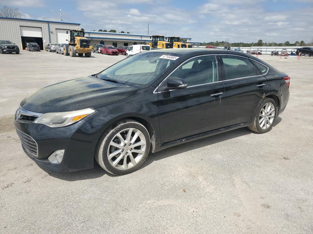 2013 Toyota Avalon - Image 1