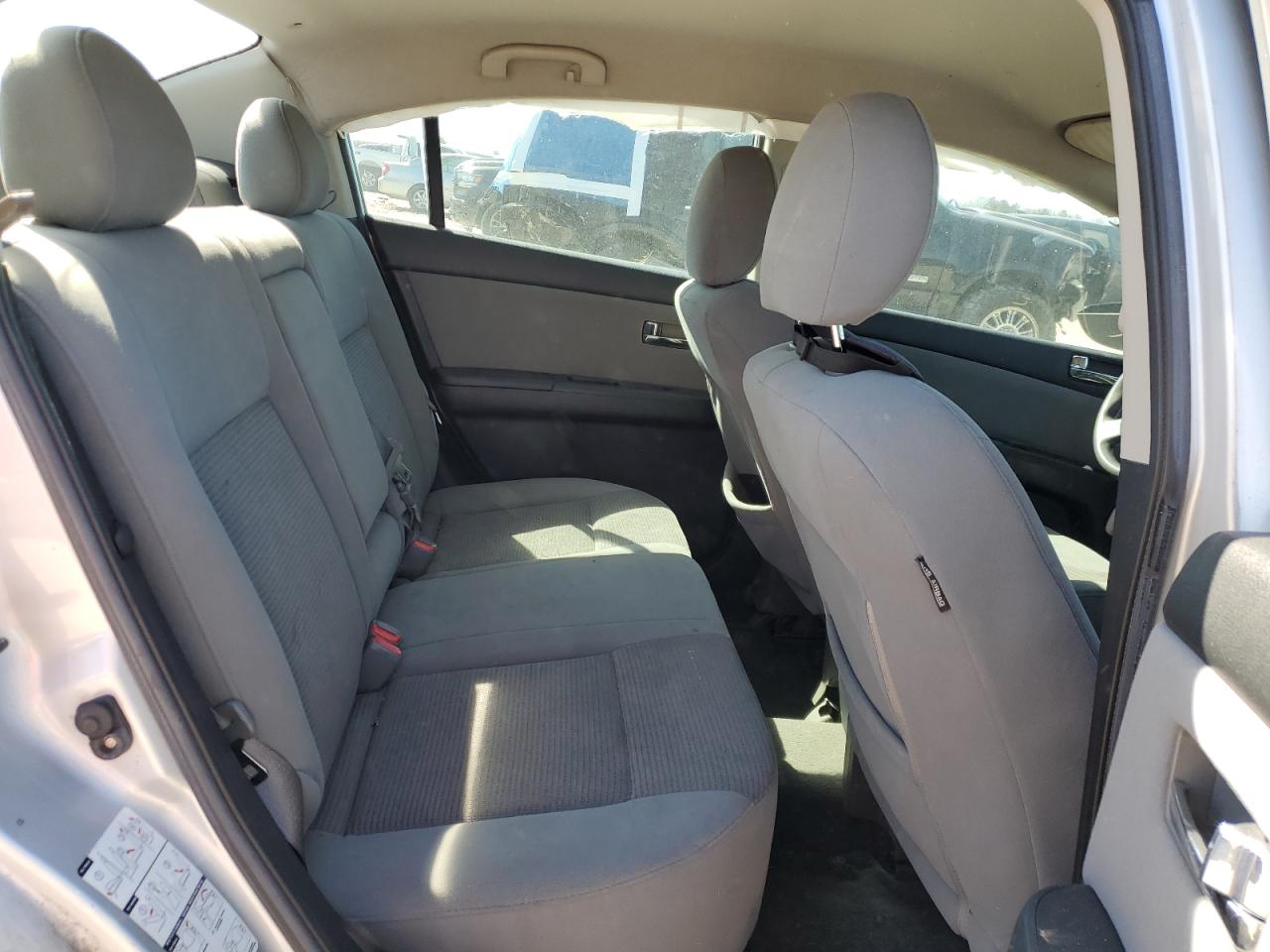 2010 Nissan Sentra - Image 10