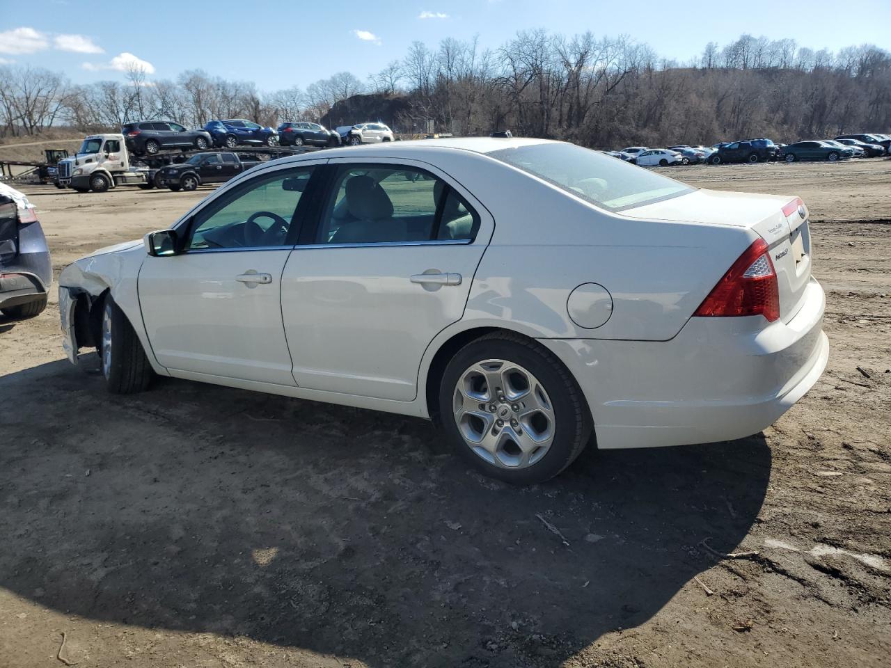 2010 Ford Fusion - Image 2