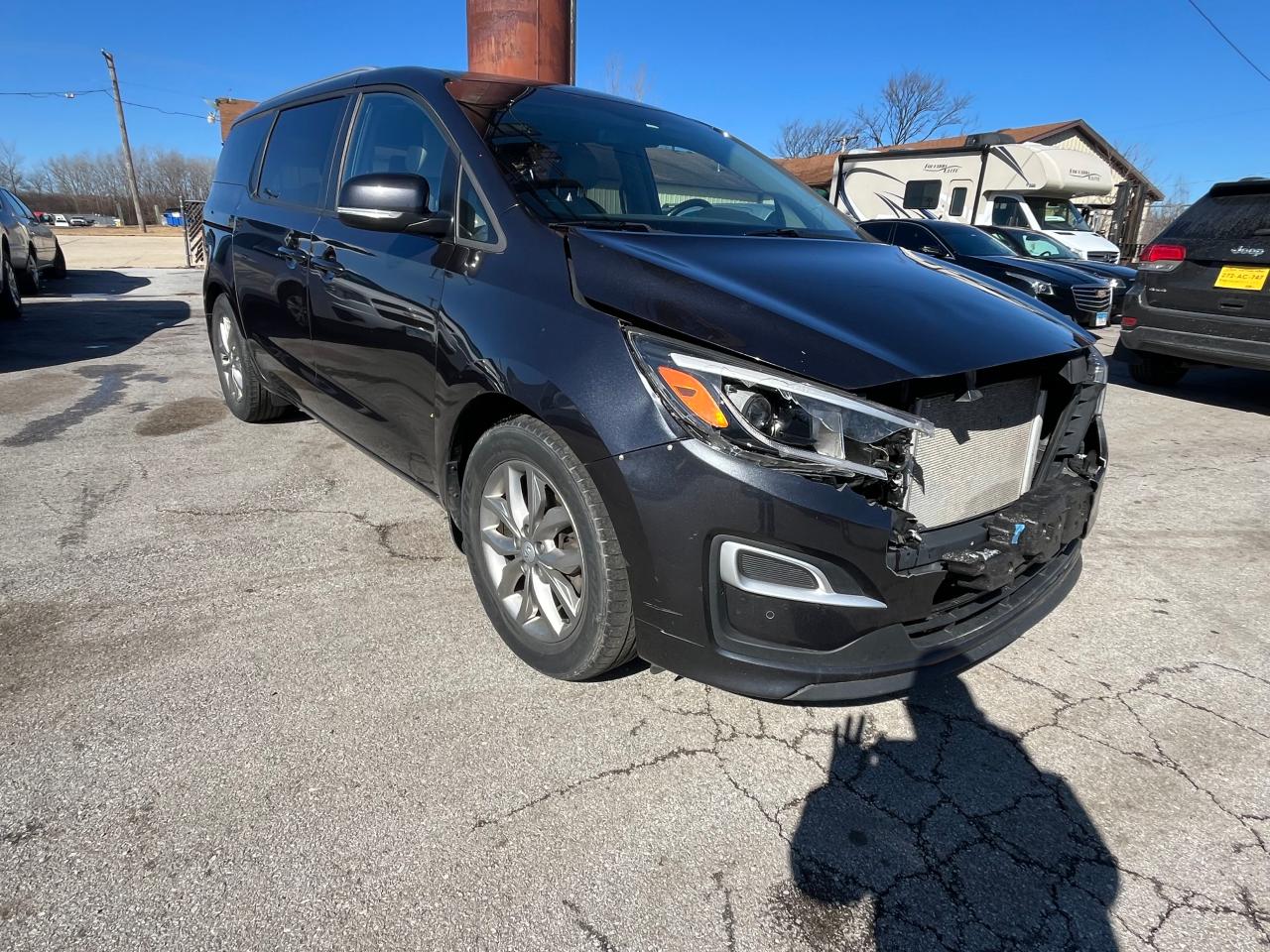 2019 Kia Sedona - Image 1