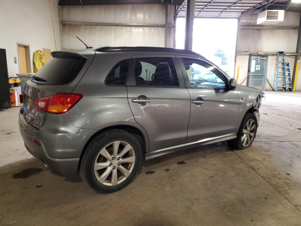 2012 Mitsubishi Outlander - Image 3