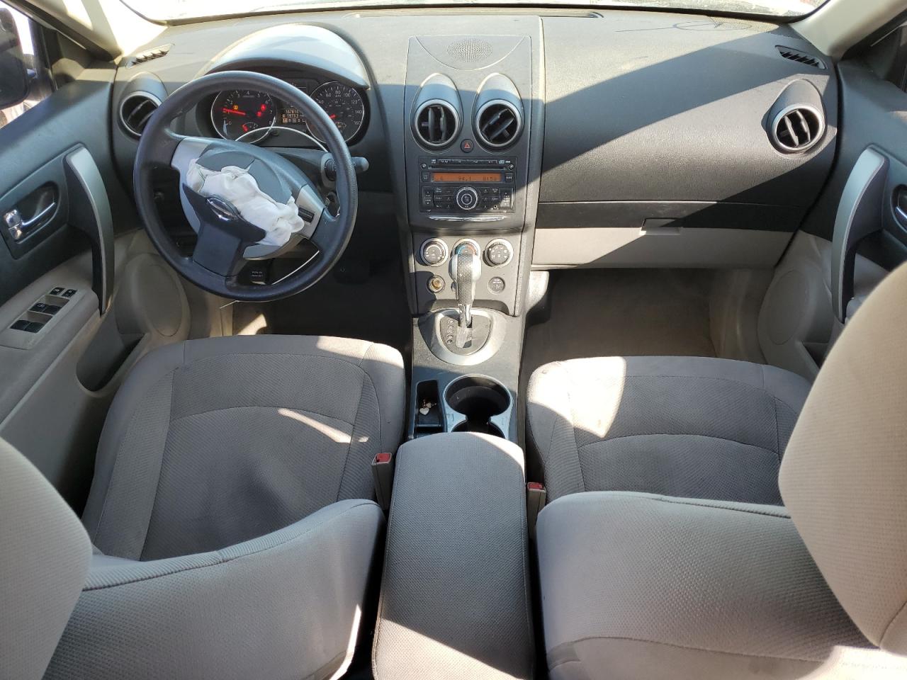 2011 Nissan Rogue - Image 8