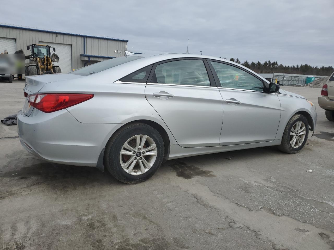 2013 Hyundai Sonata - Image 3
