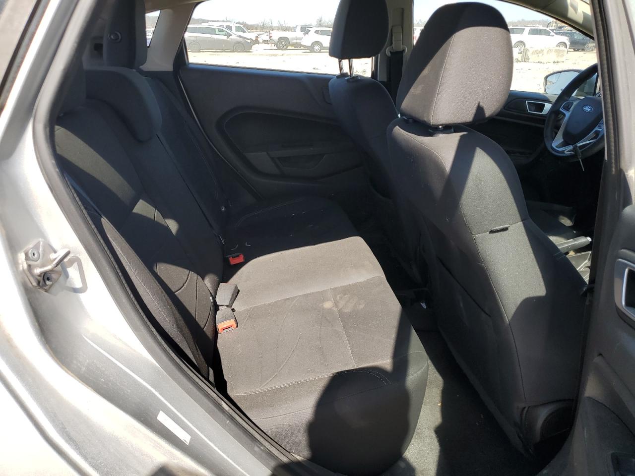2015 Ford Fiesta - Image 11
