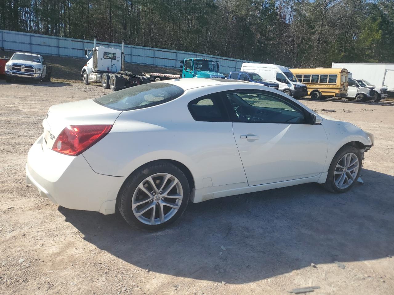 2011 Nissan Altima - Image 3
