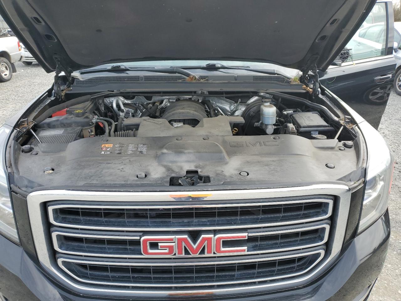 2016 GMC Yukon - Image 12