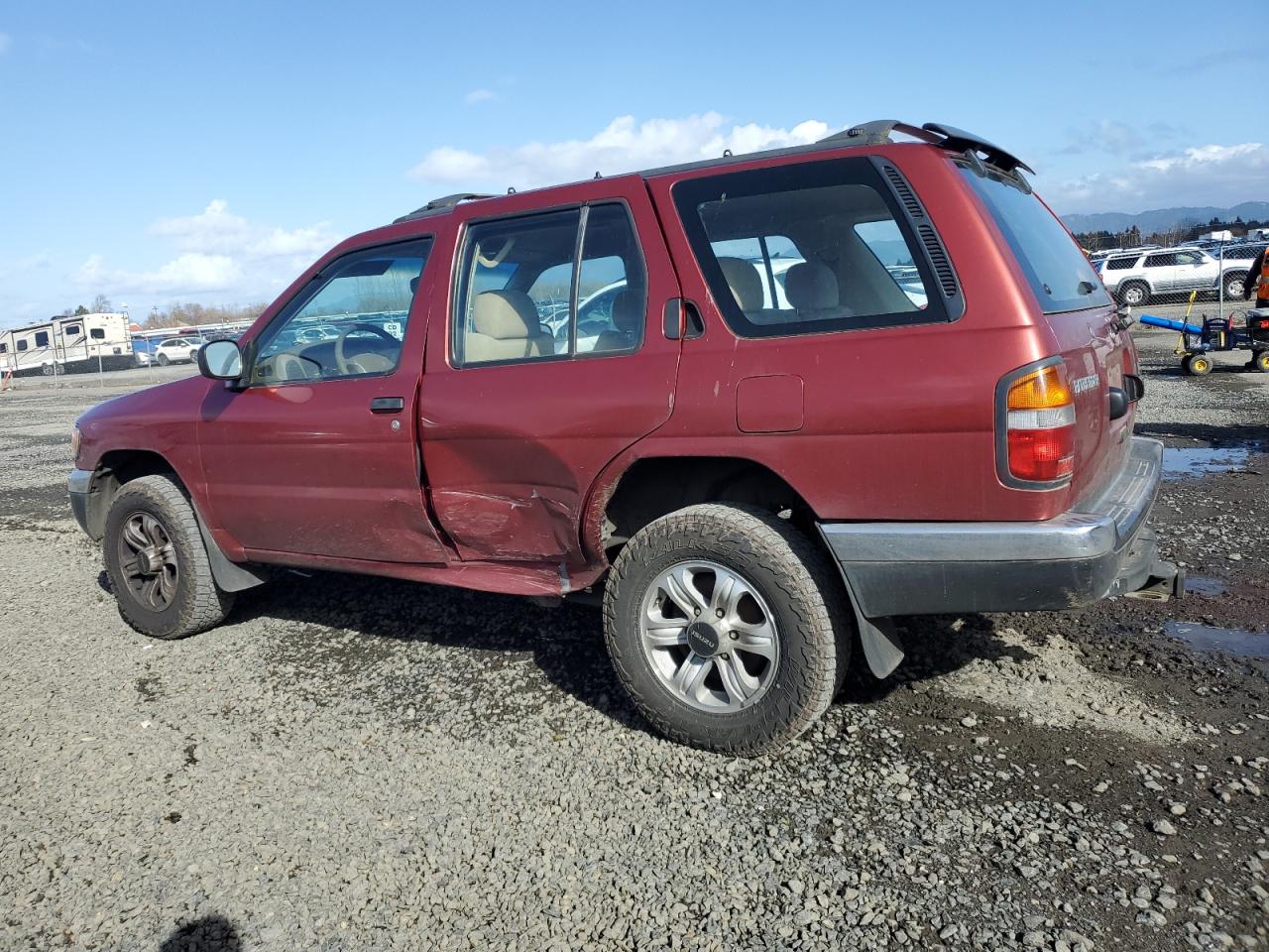 1998 Nissan Pathfinder - Image 2