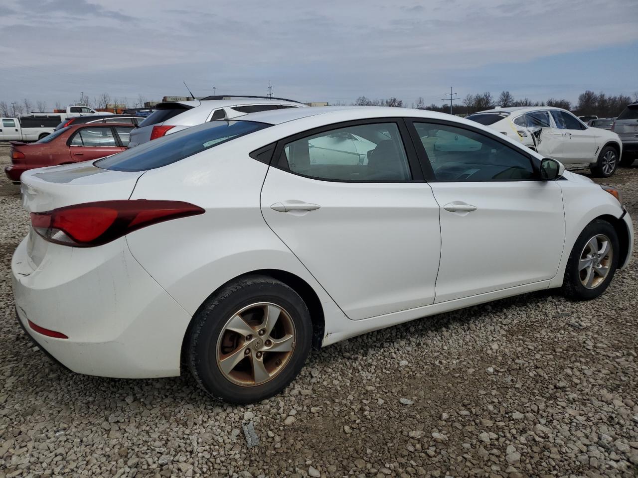 2014 Hyundai Elantra - Image 3