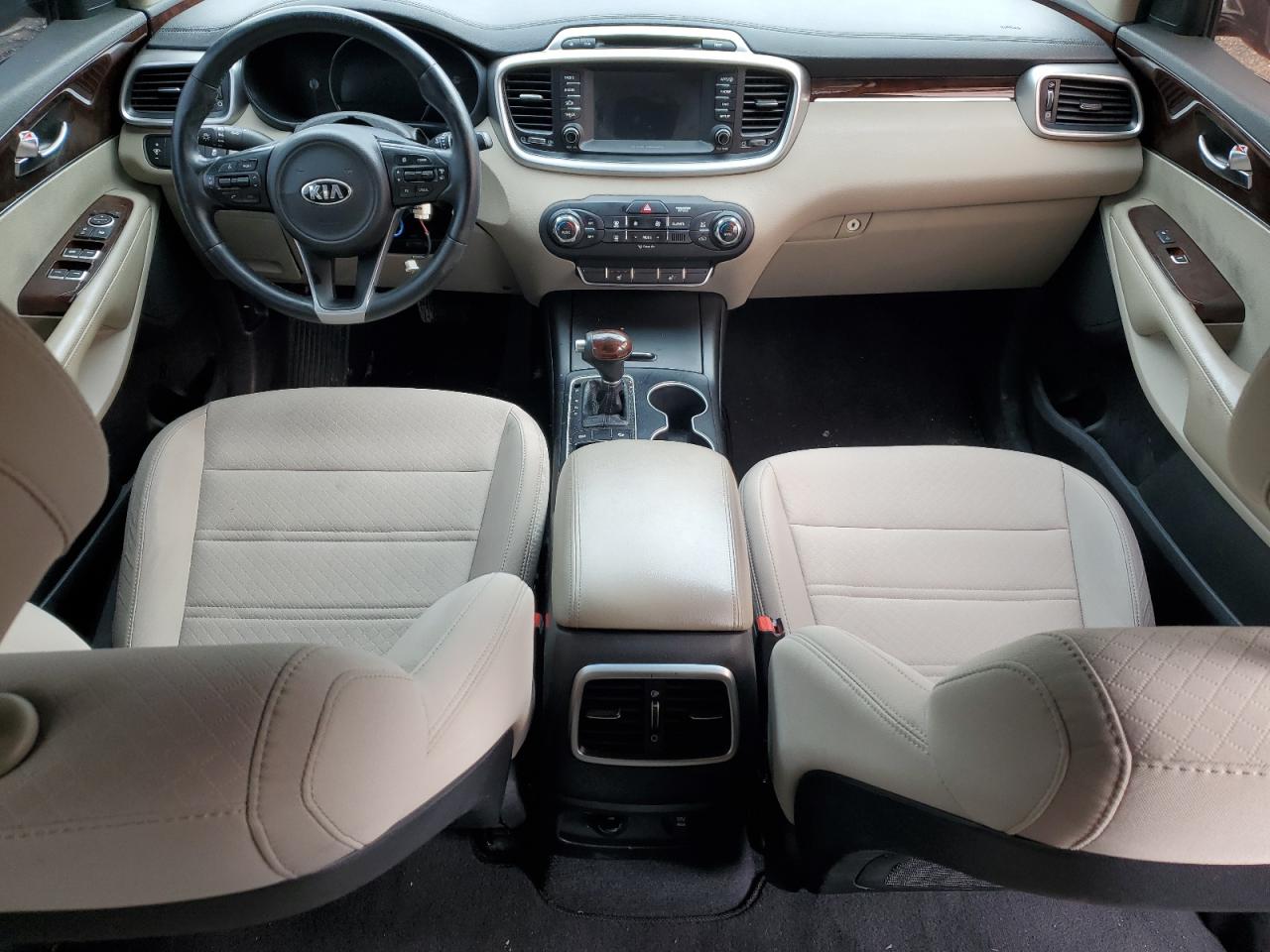 2017 Kia Sorento - Image 8