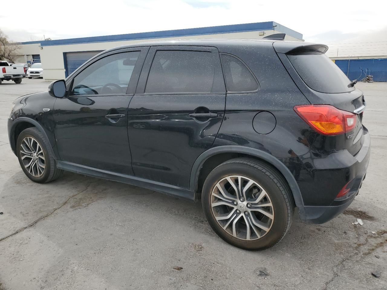 2019 Mitsubishi Outlander - Image 2
