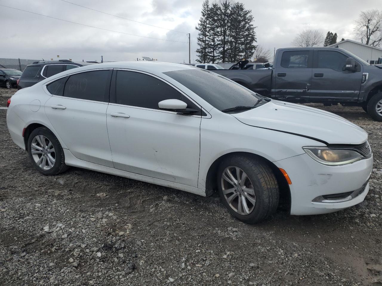 2015 Chrysler 200 - Image 4