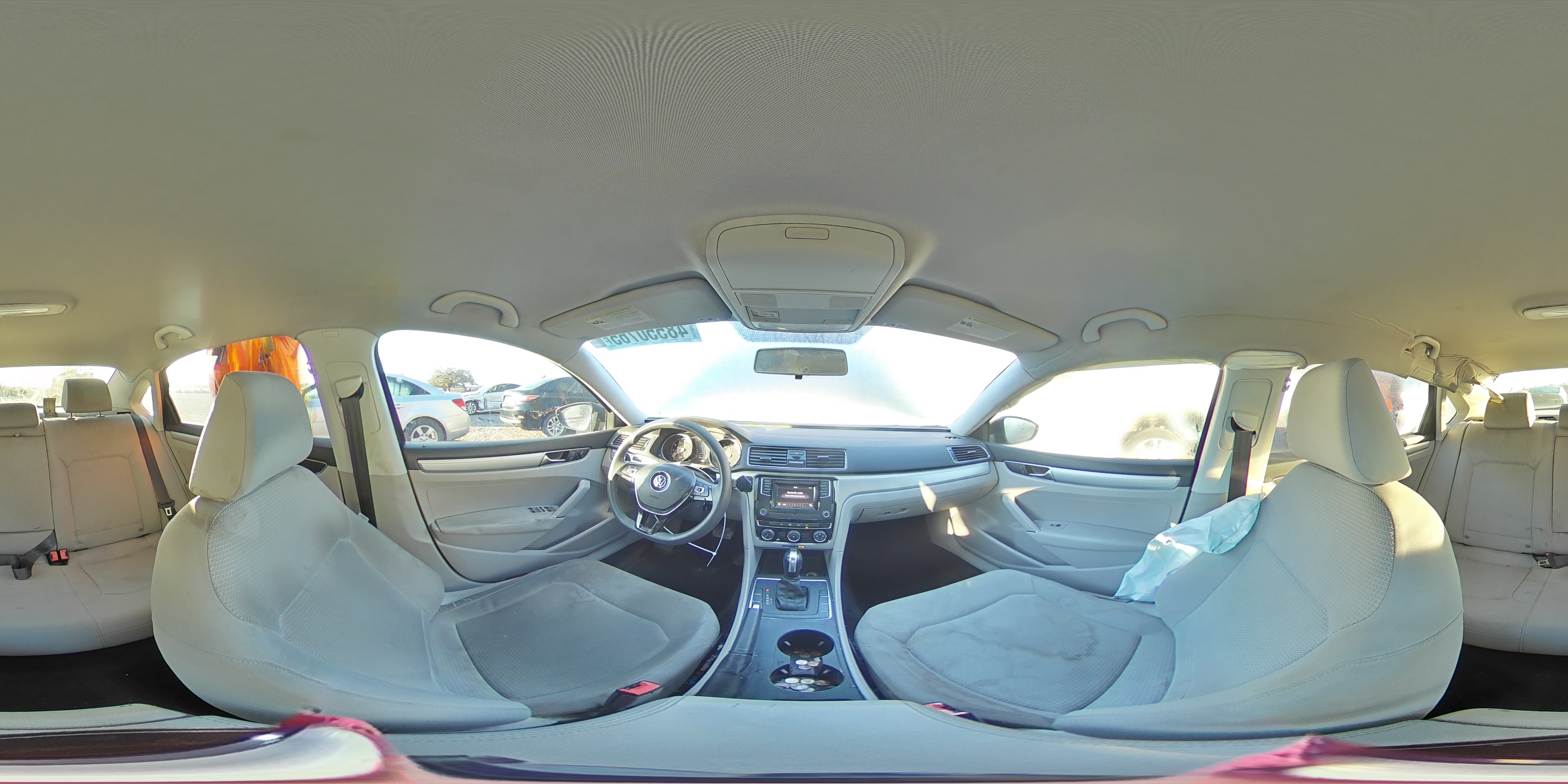 2018 Volkswagen Passat - Image 13