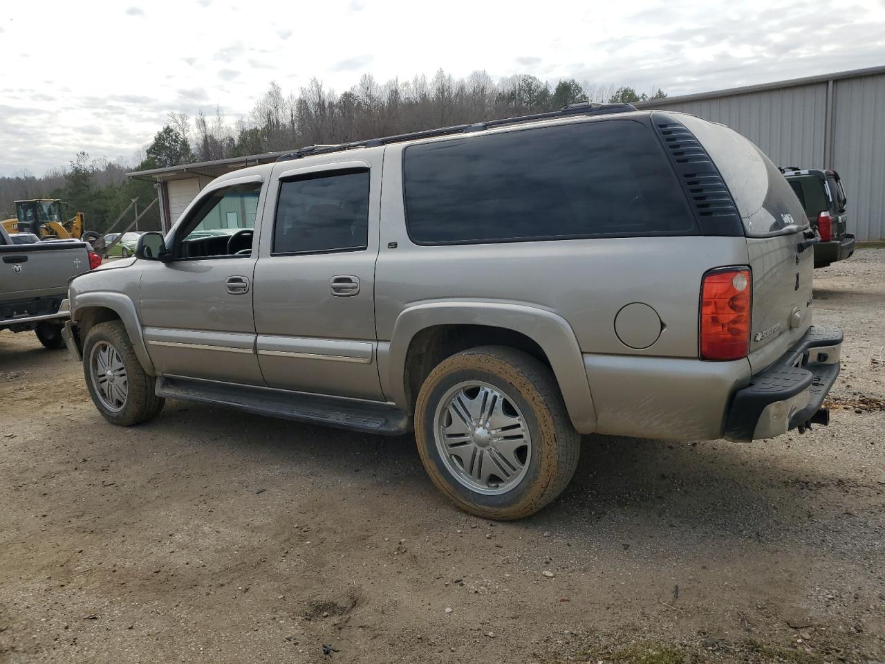 2003 Chevrolet Suburban - Image 2