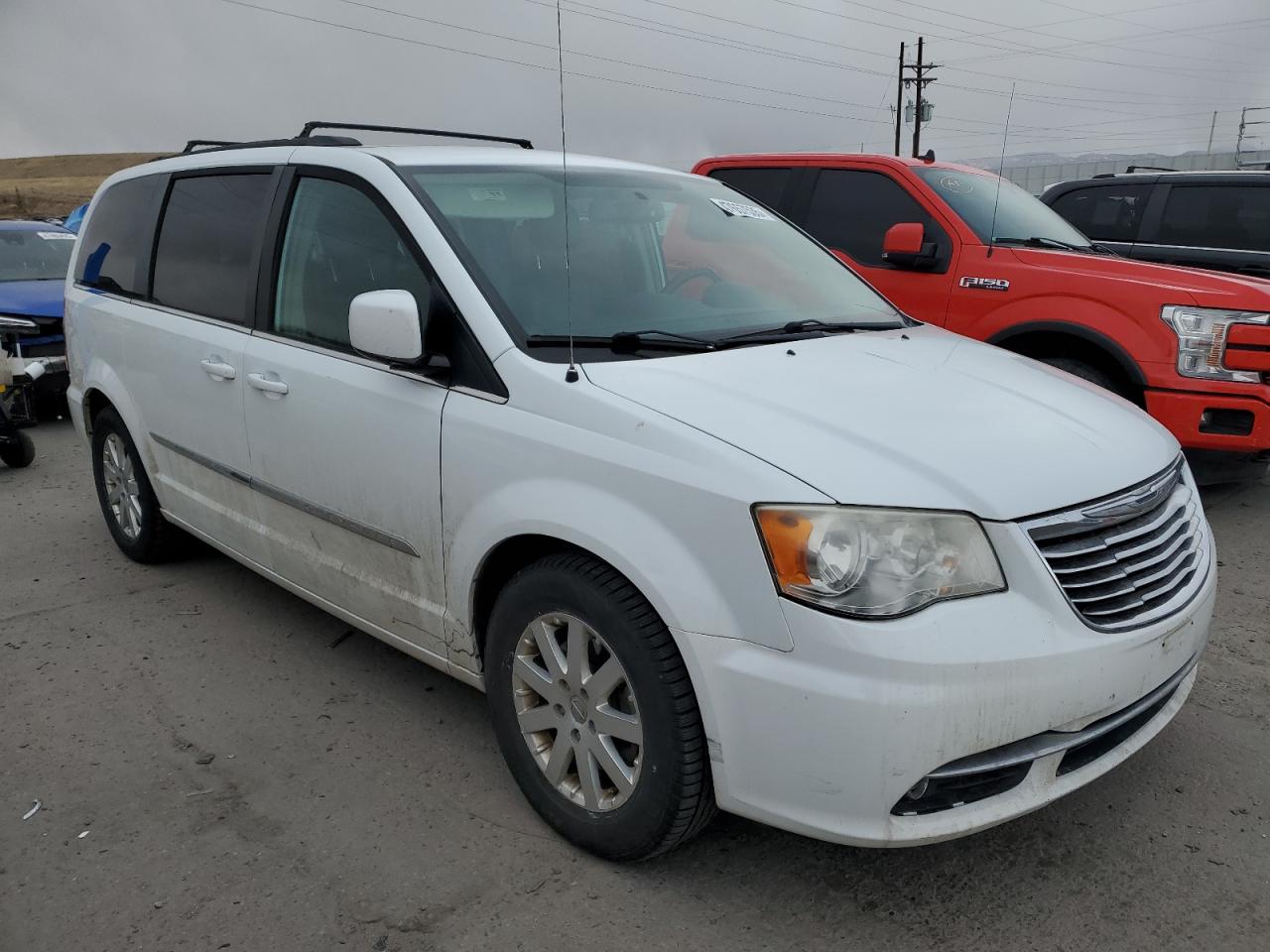 2014 Chrysler Town & Country - Image 4