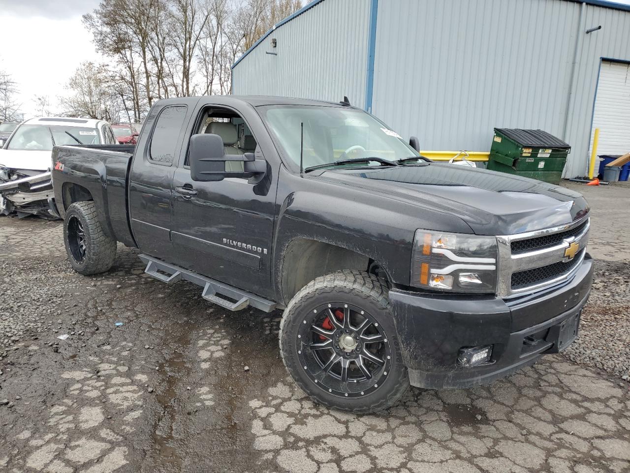 2007 Chevrolet Silverado - Image 4