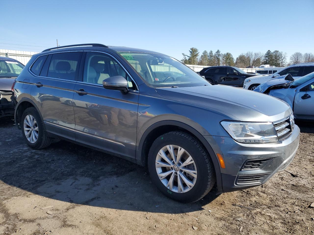 2018 Volkswagen Tiguan - Image 4